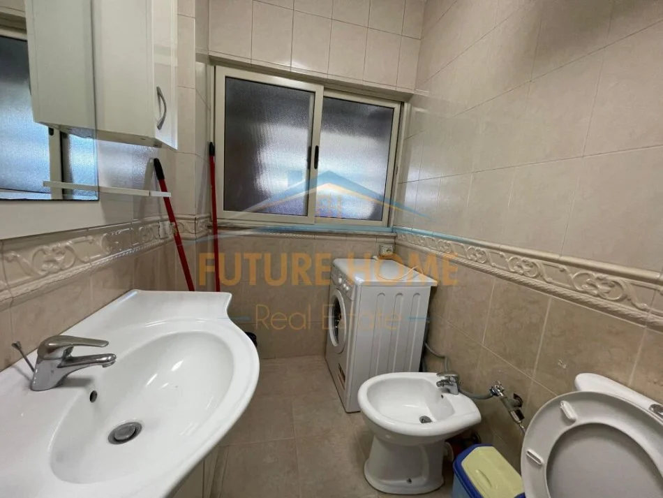 Tirane, jepet me qera apartament 1+1 Kati 5, 49 m² 400 € (FUSHA E AVIACIONIT)