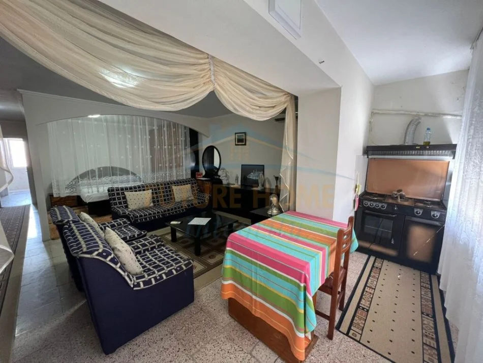 Tirane, jepet me qera garsonier 1+1 Kati 3, 74 m² 400 € (Rr e Elbasanit)