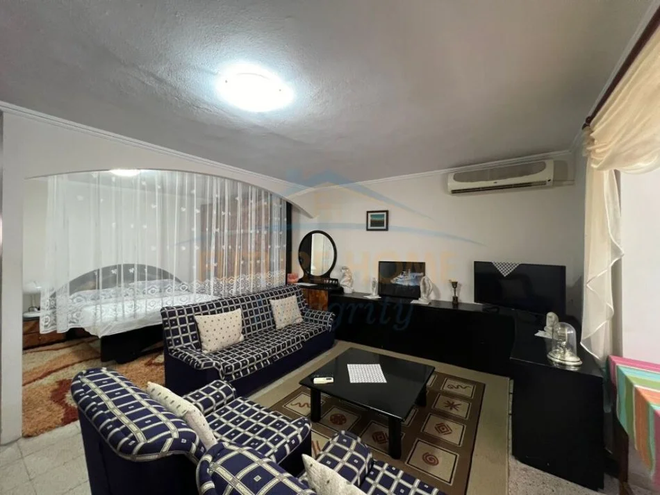 Tirane, jepet me qera garsonier 1+1 Kati 3, 74 m² 400 € (Rr e Elbasanit)