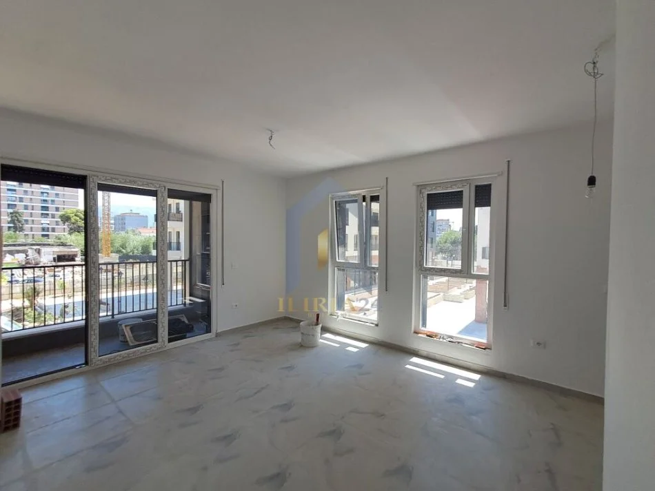 Tirane, jepet me qera apartament 1+1 Kati 1, 56 m² 350 € (rruga don bosko)