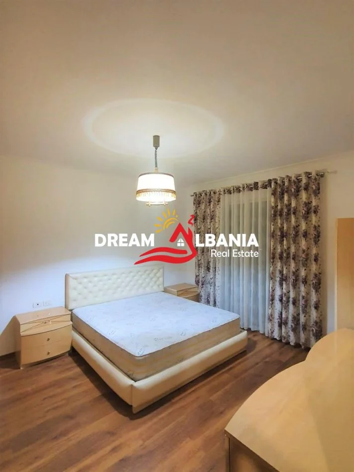 Tirane, jepet me qera 3+1 , 120 m² 800 € (ne Zonen e 21 Dhjetorit prane Kompleksit Kontakt)