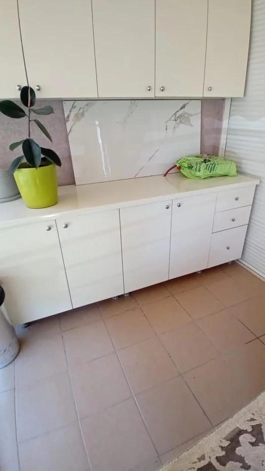 Tirane, jepet me qera apartament 2+1+Ballkon Kati 4, 90 m² 550 € (Kodra e Diellit)