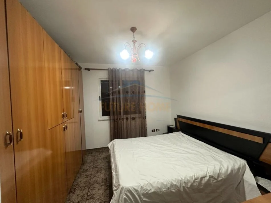 Tirane, jepet me qera apartament 2+1+Ballkon Kati 2, 73 m² 400 € (Laprak)