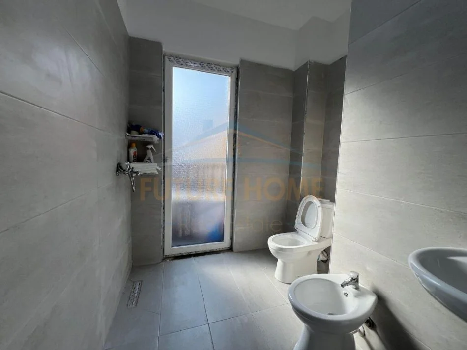 Tirane, jepet me qera apartament 1+1 Kati 2, 70 m² 500 € (Yzberisht)