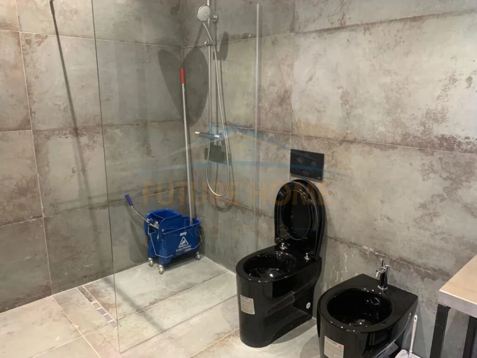 Durres, jepet me qera apartament 3+1 Kati 3, 150 m² 500 € (galaktiku durres)