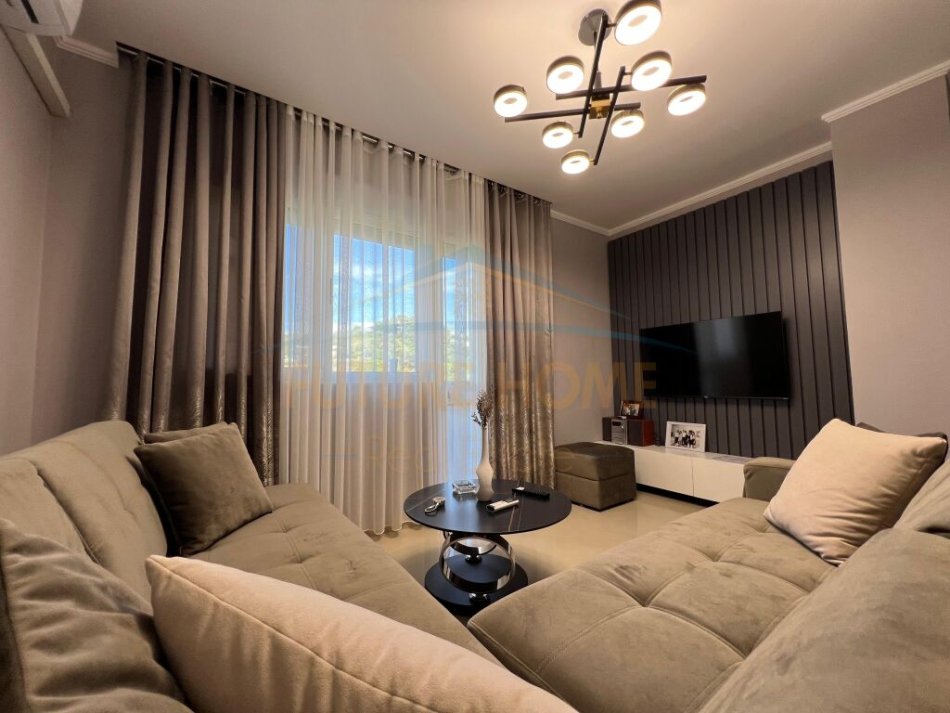Durres, shitet apartament+verande | Penthouse 2+1+Ballkon Kati 7, 83 m² 120.000 € (SHKEMBI I KAVAJES)