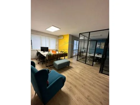 Tirane, jepet me qera ambjent biznesi Kati 5, 140 m² 2.500 € (Rruga Brigada e VIII, Bllok, Tirane, AREA42270)