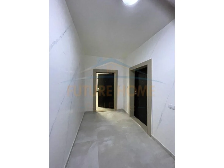 Durres, shitet apartament 1+1 Kati 4, 156 m² 120.000 € (Qerret , Durres)