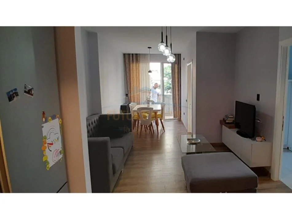 Tirane, shitet apartament 3+1+Ballkon Kati 2, 111 m² 140.000 € (Fresku)