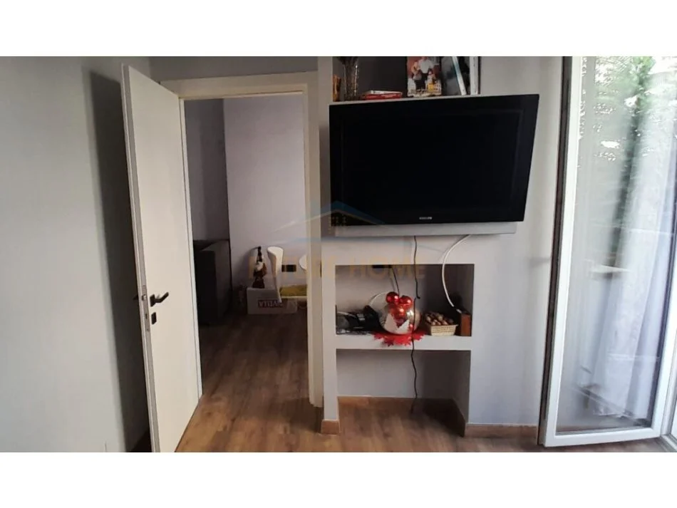 Tirane, shitet apartament 3+1+Ballkon Kati 2, 111 m² 140.000 € (Fresku)