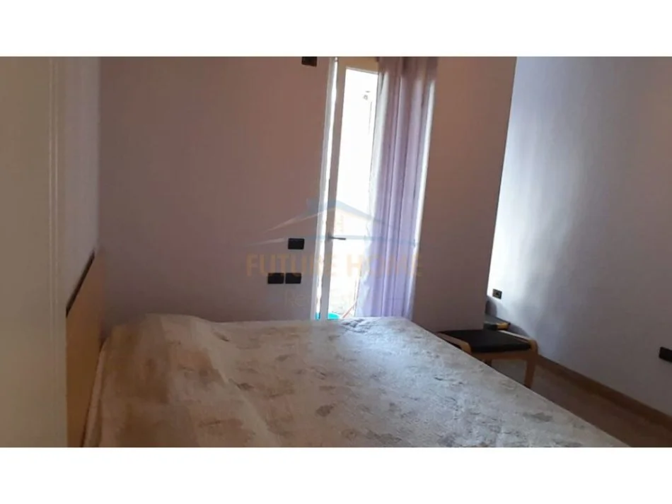 Tirane, shitet apartament 3+1+Ballkon Kati 2, 111 m² 140.000 € (Fresku)
