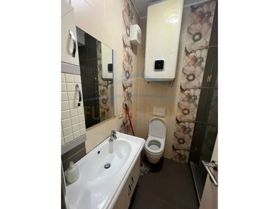 Tirane, jepet me qera apartament 2+1 Kati 2, 103 m² 650 € (KOMUNA E PARISIT)