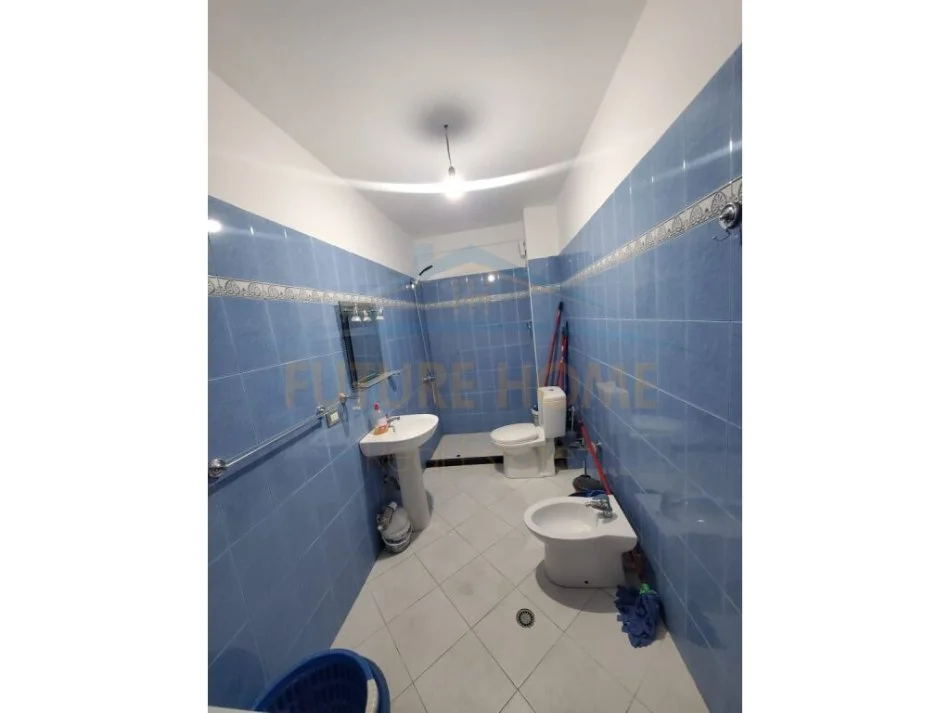 Tirane, jepet me qera 2+1 Kati 6, 79 m² 400 € (Fresk)