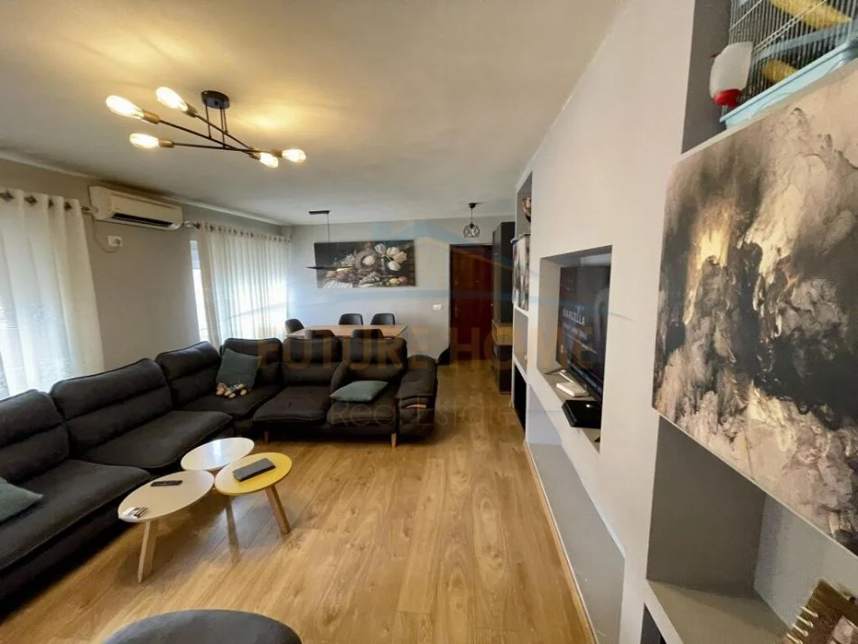 Tirane, shitet apartament 3+1 Kati 5, 103 m² 190.000 € (RRUGA E ELBASANIT)