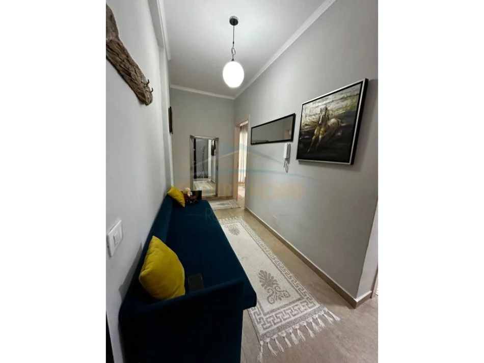Tirane, jepet me qera apartament 2+1+Ballkon Kati 2, 96 m² 800 € (Liqeni i Thate)