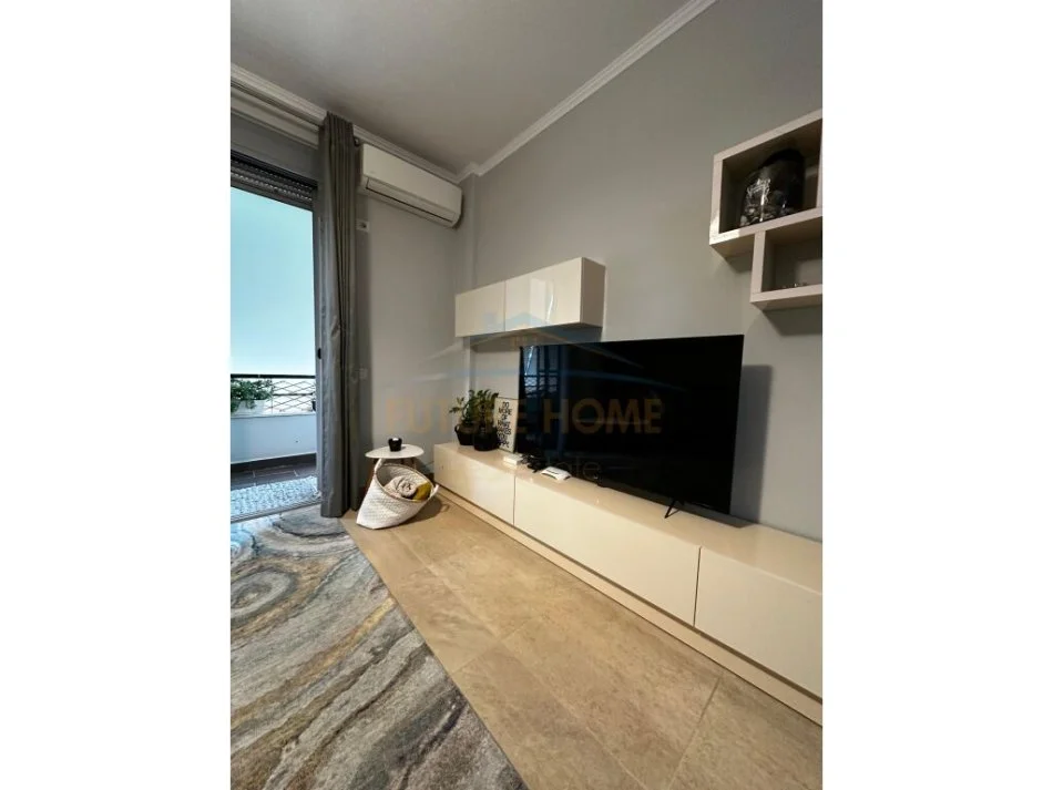 Tirane, jepet me qera apartament 2+1 Kati 2, 96 m² 800 € 