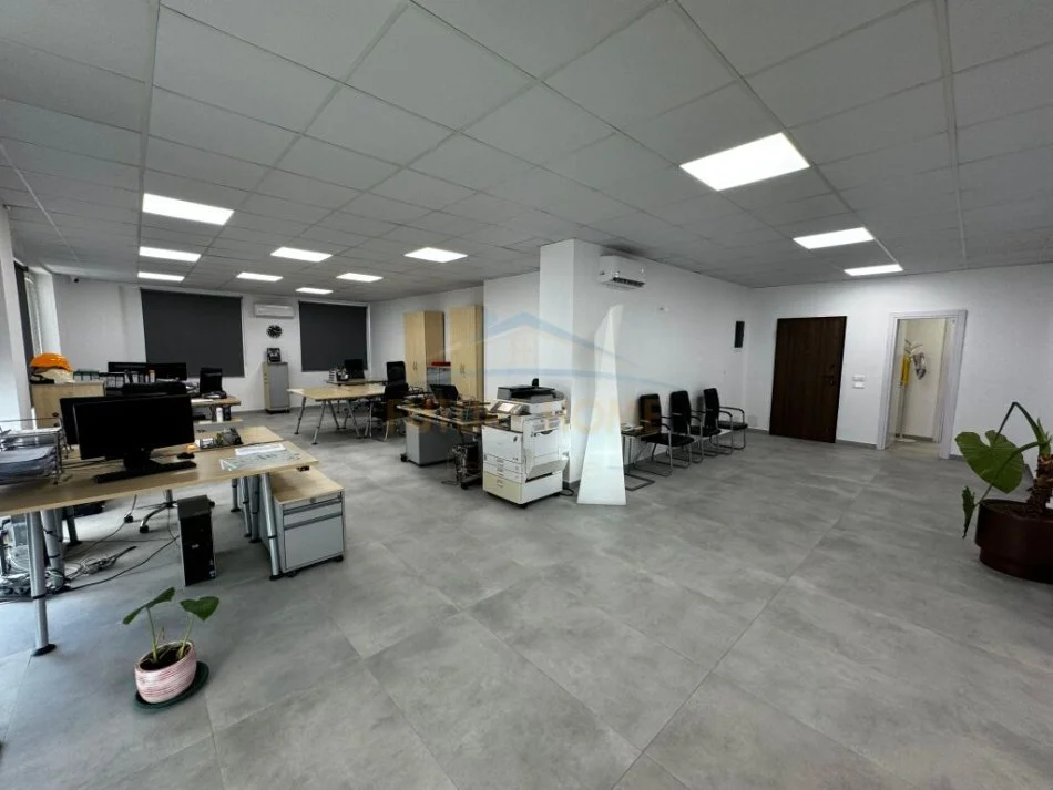 Tirane, shitet apartament 3+1+Ballkon , 261 m² 260.000 € (Yzberisht)