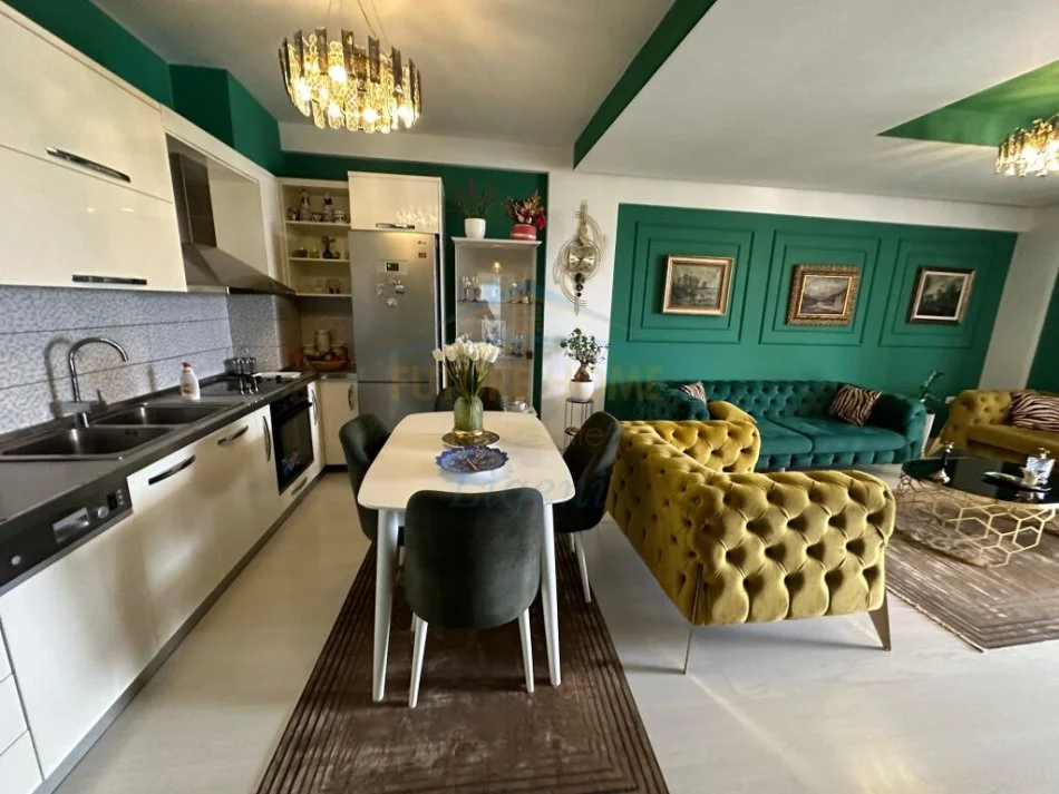 Tirane, shitet apartament 2+1 Kati 3, 90 m² 215.000 € (liqeni i thate)