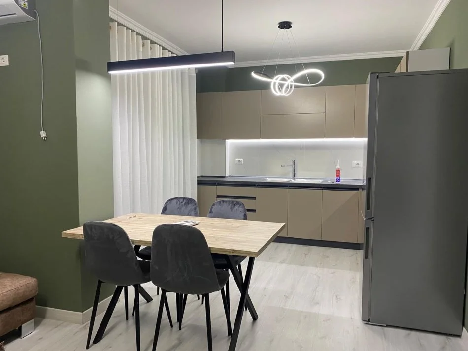 Tirane, jepet me qera apartament 1+1+Ballkon Kati 6, 65 m² 450 € (Don Bosko)