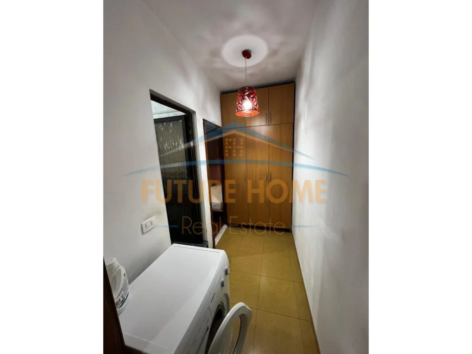 Tirane, jepet me qera apartament 2+1 Kati 4, 80 m² 600 € (RRUGA E ELBASANIT)