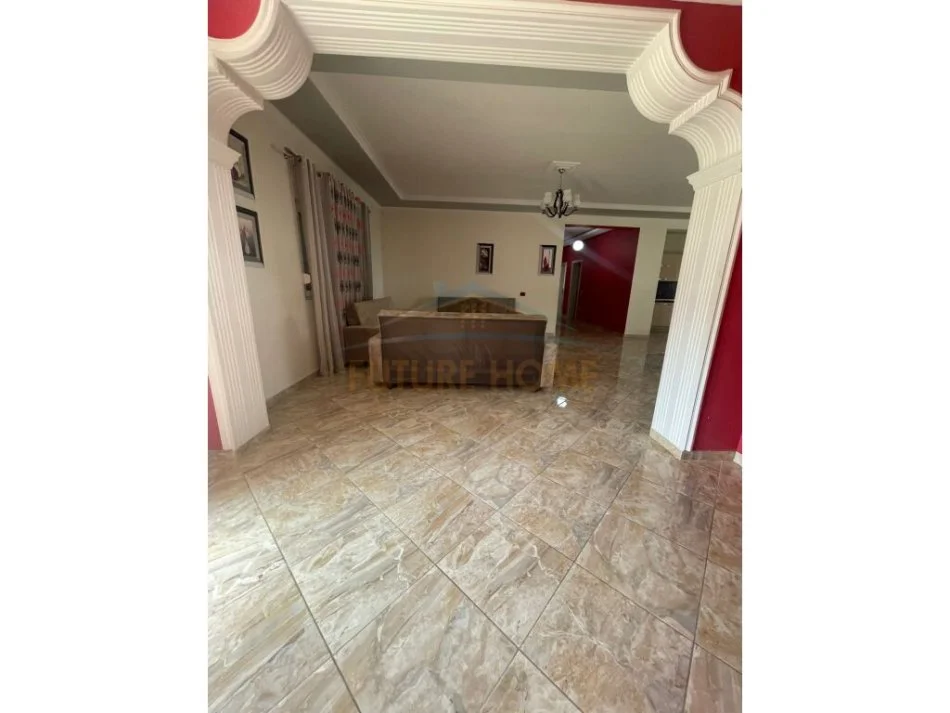 Tirane, jepet me qera shtepi 3+1 Kati 2, 180 m² 700 € (rruga don bosko)