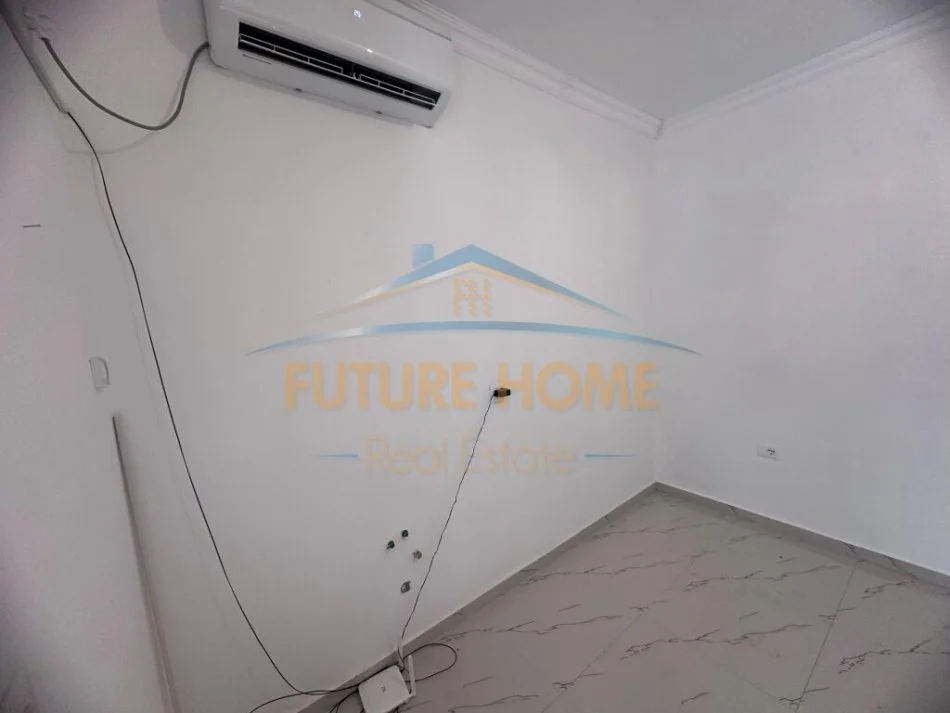 Tirane, jepet me qera ambjent biznesi Kati 0, 27 m² 300 € (Rruga e Durresit)