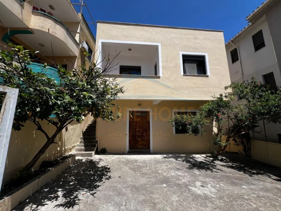 Durres, shes shtepi 2 Katshe Kati 2, 266 m² 170.000 € (Prane Muzeumit, Durres)