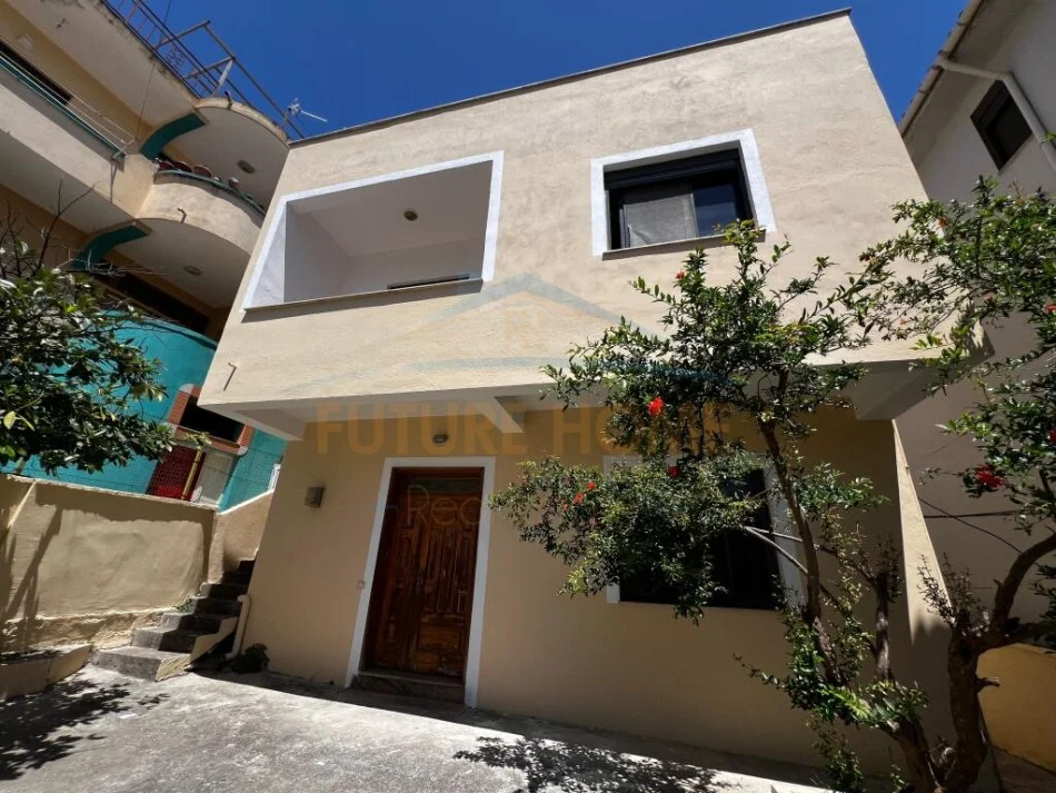 Durres, shes shtepi 2 Katshe Kati 2, 266 m² 170.000 € (Prane Muzeumit, Durres)