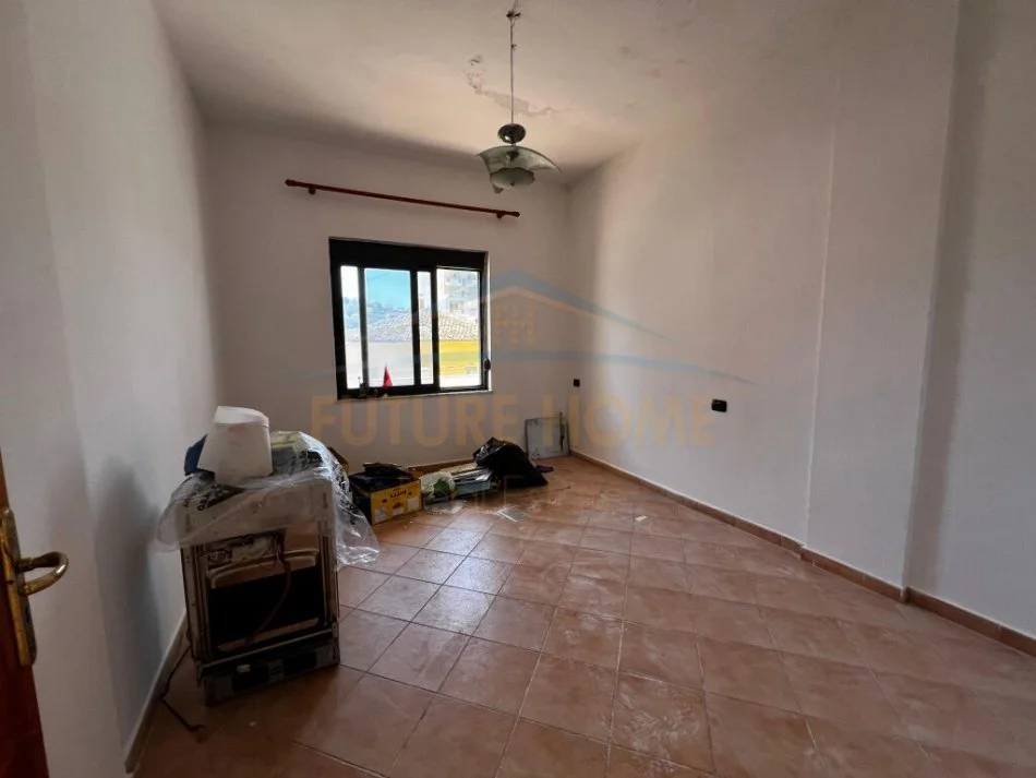 Durres, shes shtepi 2 Katshe Kati 2, 266 m² 170.000 € (Prane Muzeumit, Durres)