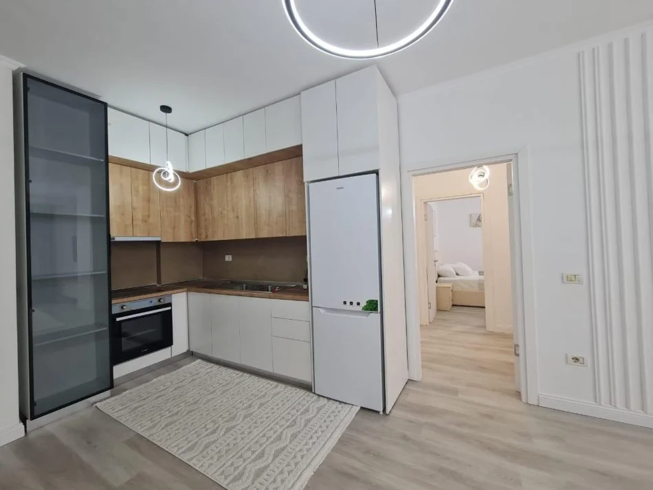 Tirane, shes apartament 2+1+Aneks+Ballkon Kati 1, 92 m² 138.000 € (Astir)