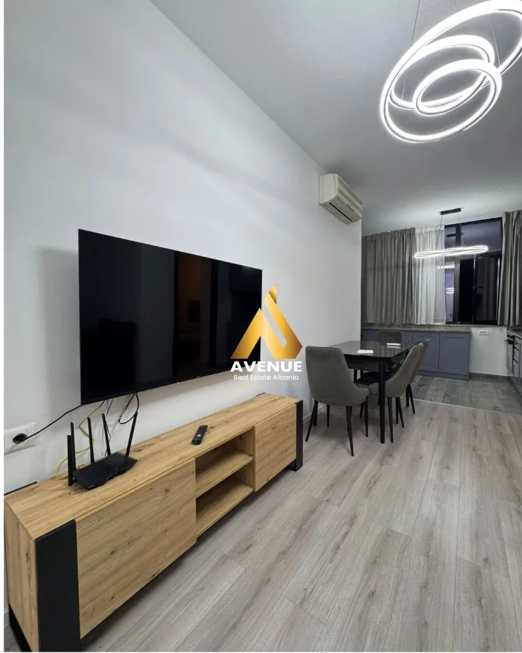 Tirane, jepet me qera apartament 1+1+Ballkon Kati 1, 65 m² 650 € (Bulevardi zogu i pare)