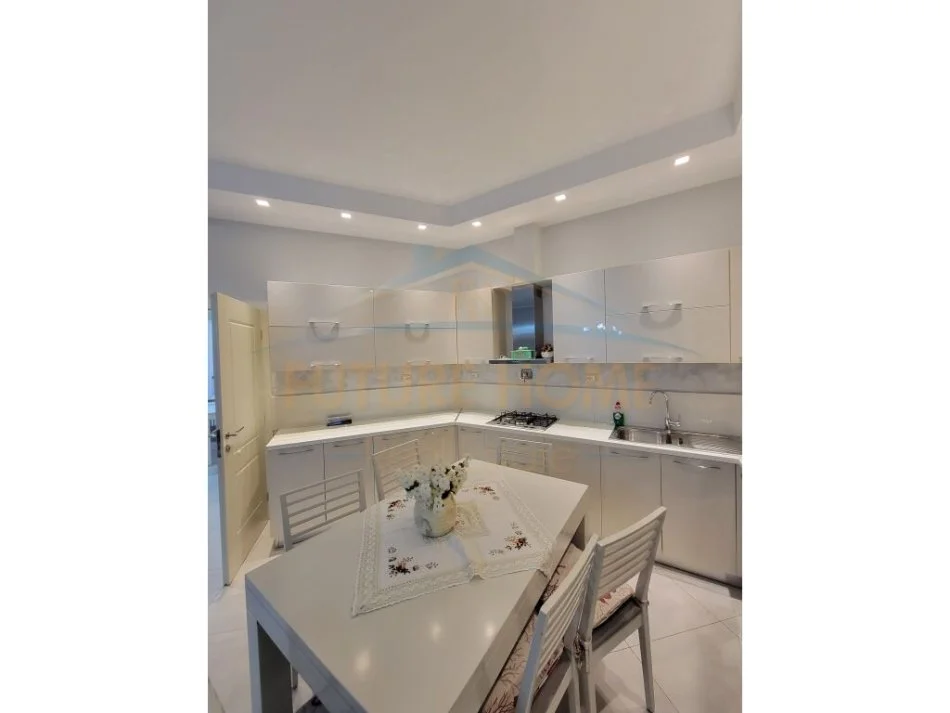 jepet me qera 3 Katshe Kati 3, 302 m² 800 € (Tufine)