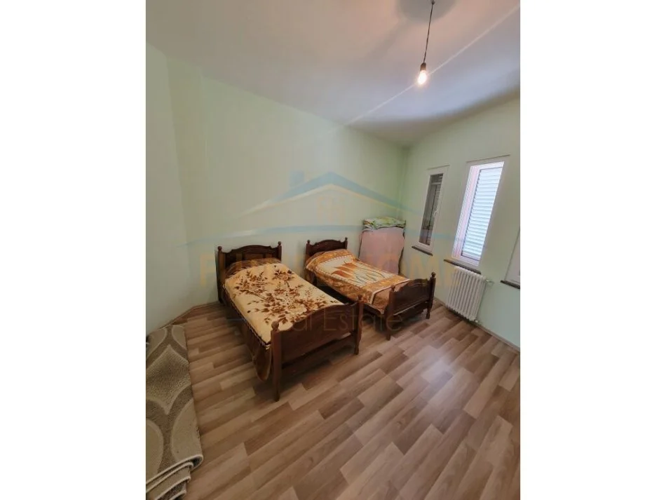 jepet me qera 3 Katshe Kati 3, 302 m² 800 € (Tufine)