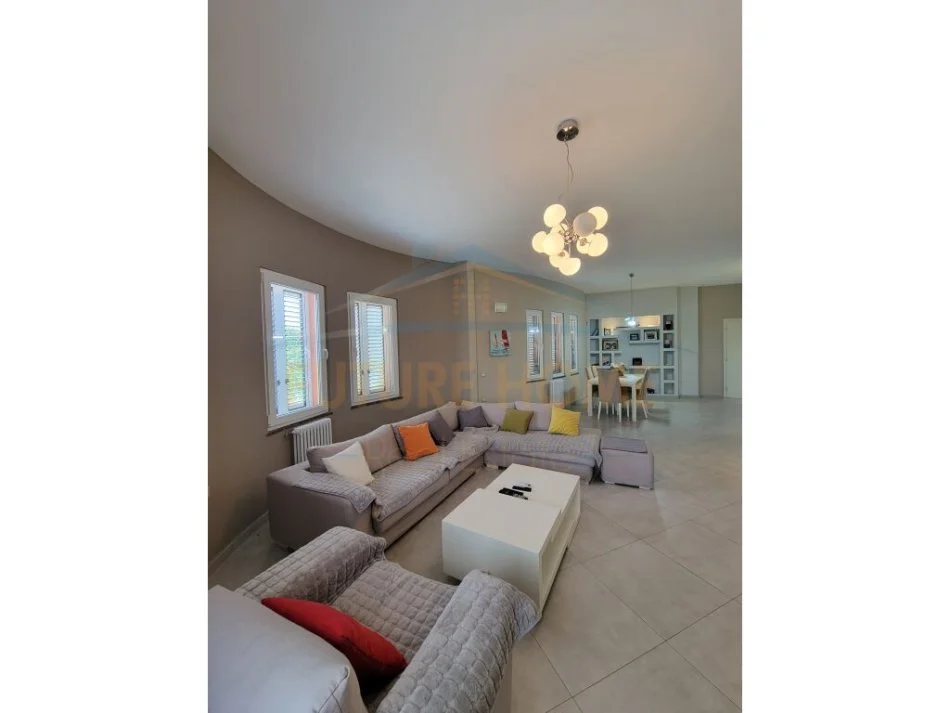 jepet me qera 3 Katshe Kati 3, 302 m² 800 € (Tufine)