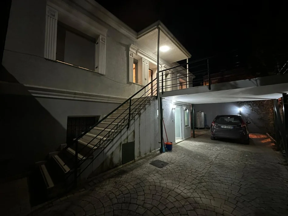 Tirane, shitet Vile , 153 m² 500.000 € (Prane Selvise, Rruga Tafaj)