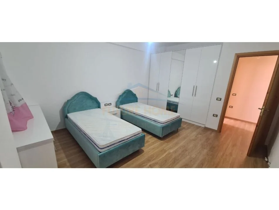 Shitet, Apartament 2+1+2, Ish-Kombinati Peshkut, Vlore.RV42379