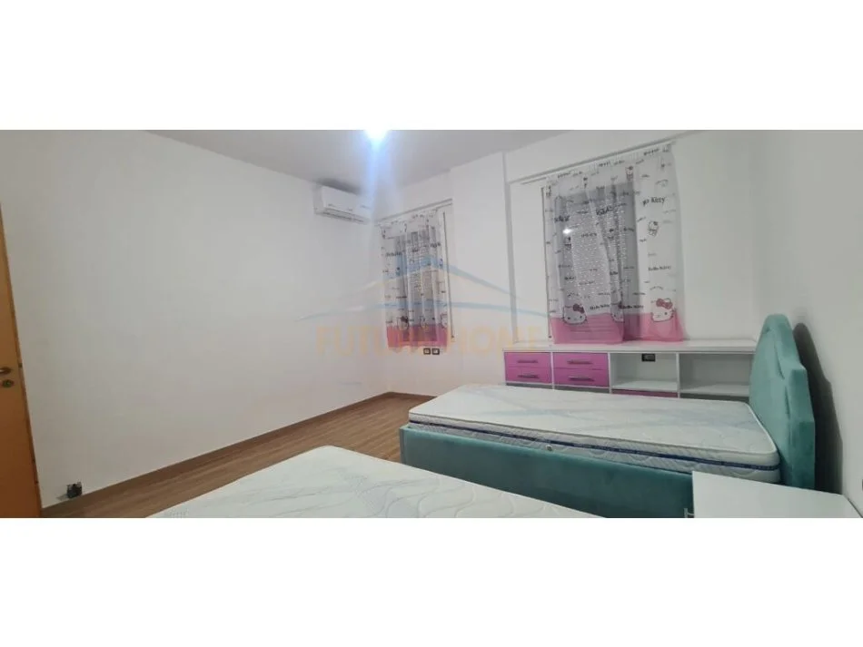 Shitet, Apartament 2+1+2, Ish-Kombinati Peshkut, Vlore.RV42379