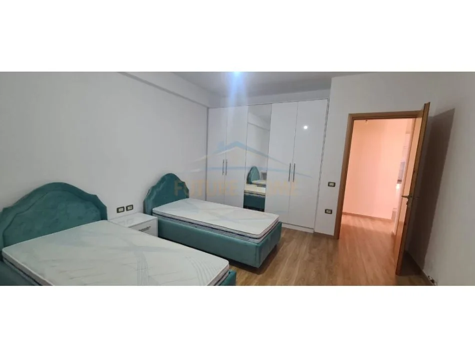 Shitet, Apartament 2+1+2, Ish-Kombinati Peshkut, Vlore.RV42379