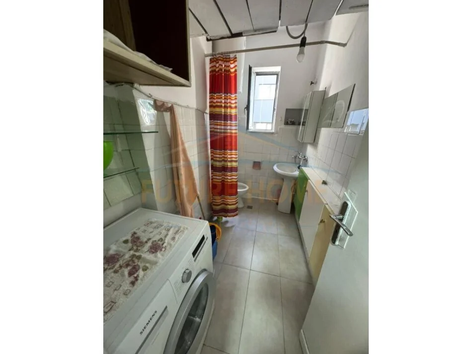 Tirane, jepet me qera apartament 2+1 Kati 4, 68 m² 500 € (Mine Peza)
