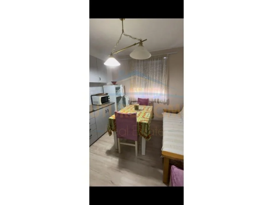 Tirane, jepet me qera apartament 2+1 Kati 4, 68 m² 500 € (Mine Peza)