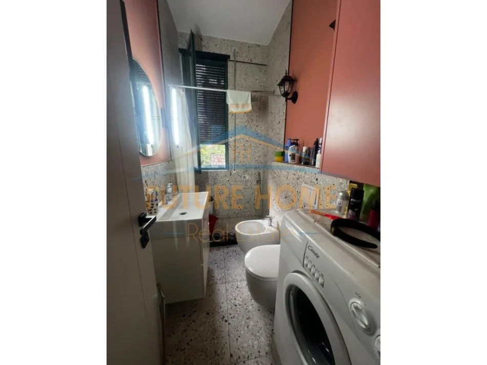 Tirane, shitet apartament 1+1+Ballkon Kati 2, 48 m² 125.000 € (Pazari i Ri)