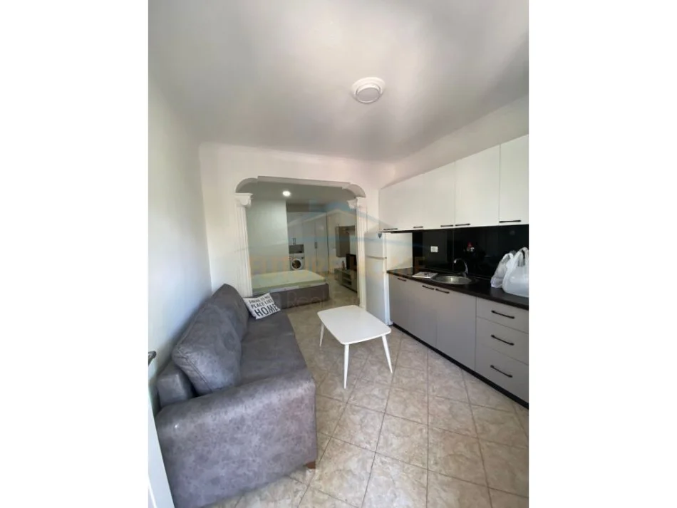 Tirane, jepet me qera apartament 1+1 Kati 0, 50 m² 300 € (LAPRAKE)