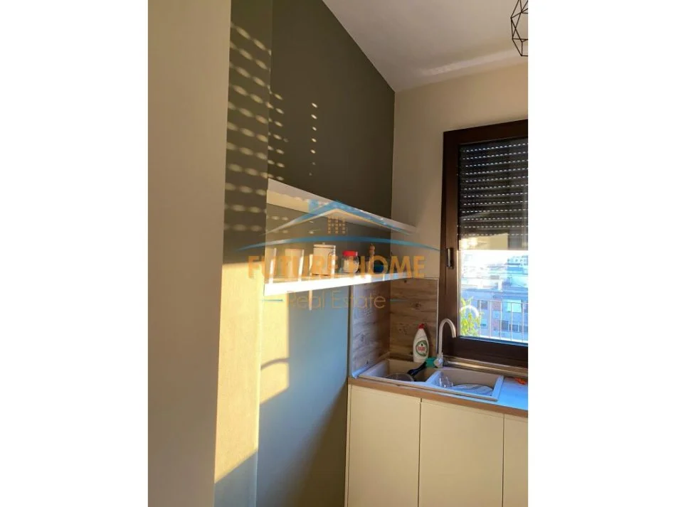 Tirane, jepet me qera apartament 1+1 Kati 6, 67 m² 1.000 € (rruga e barrikadave)