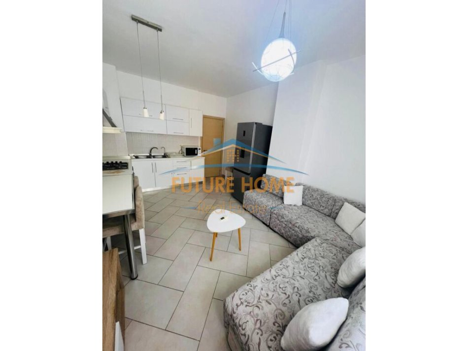 Tirane, jepet me qera apartament 1+1 Kati 6, 55 m² 400 € (UNAZA E RE)