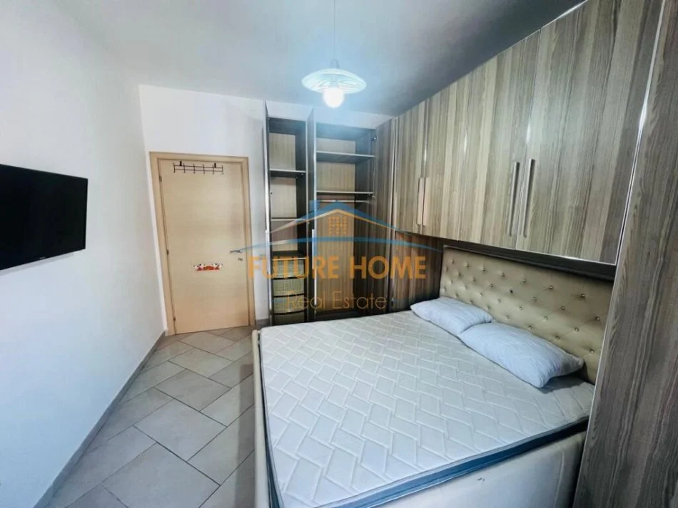 Tirane, jepet me qera apartament 1+1 Kati 6, 55 m² 400 € (UNAZA E RE)