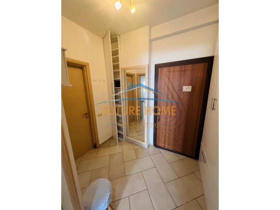 Tirane, jepet me qera apartament 1+1 Kati 6, 55 m² 400 € (UNAZA E RE)