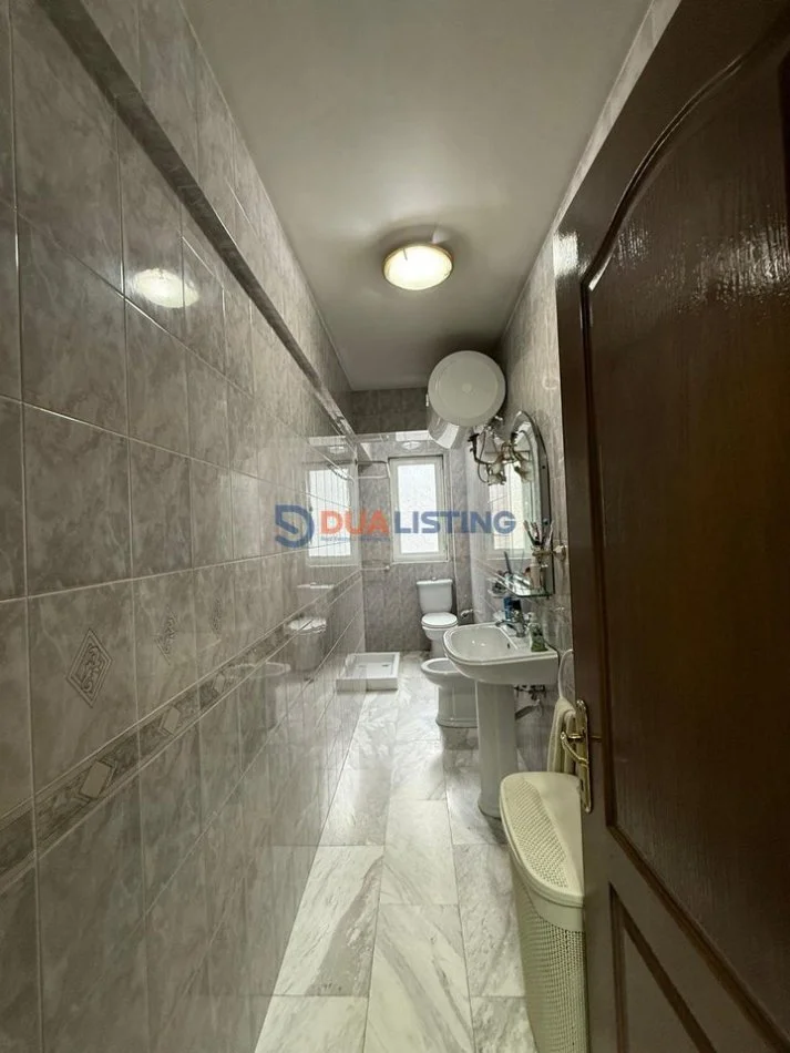 Tirane, jepet me qera apartament 1+1 Kati 2, 59 m² 520 € (Stadiumi Dinamo)