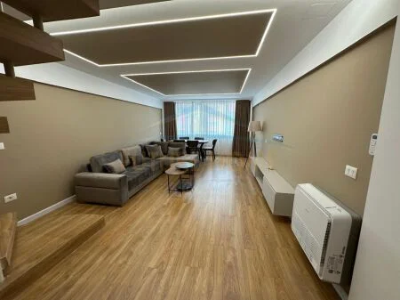 Tirane, jepet me qera apartament duplex 2+1+Ballkon Kati 3, 110 m² 1.500 € 