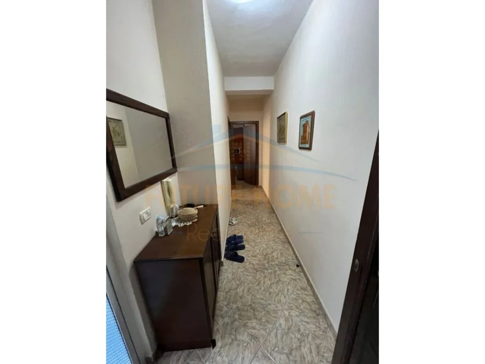 Durres, shitet apartament 1+1 Kati 6, 64 m² 65.000 € (Prane Shkolles "Bajram Curri", Durres)