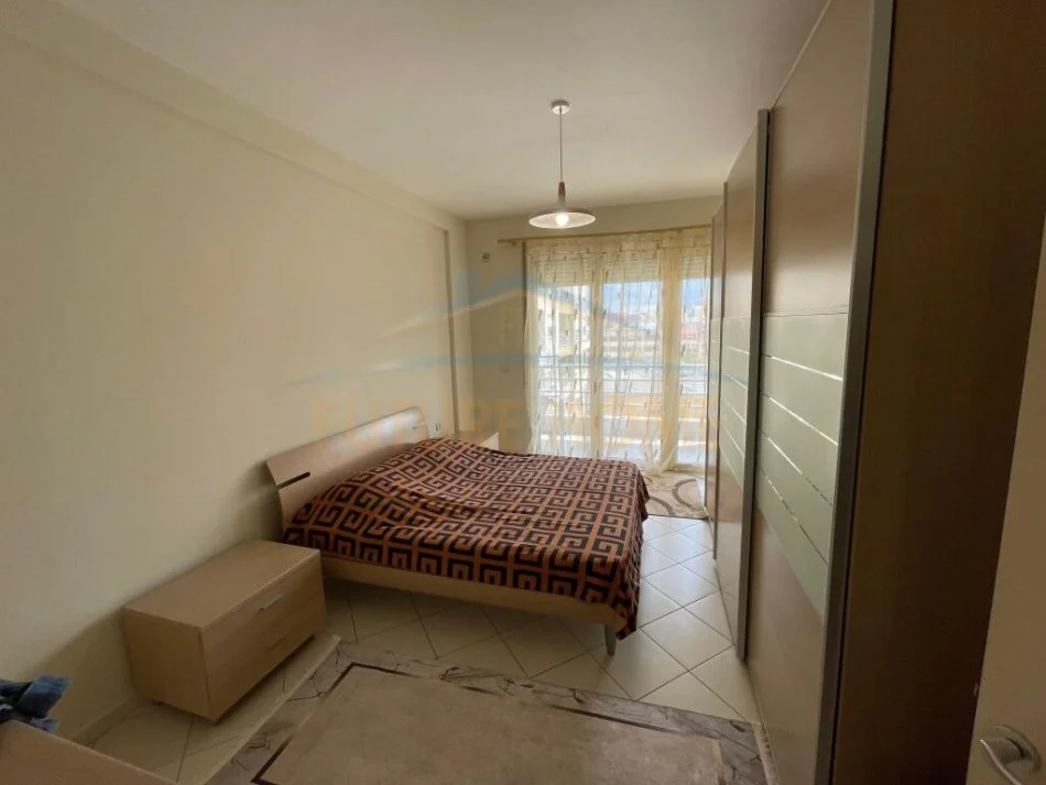 Tirane, jepet me qera apartament 1+1 Kati 5, 75 m² 500 € (STACIONI I TRENIT)